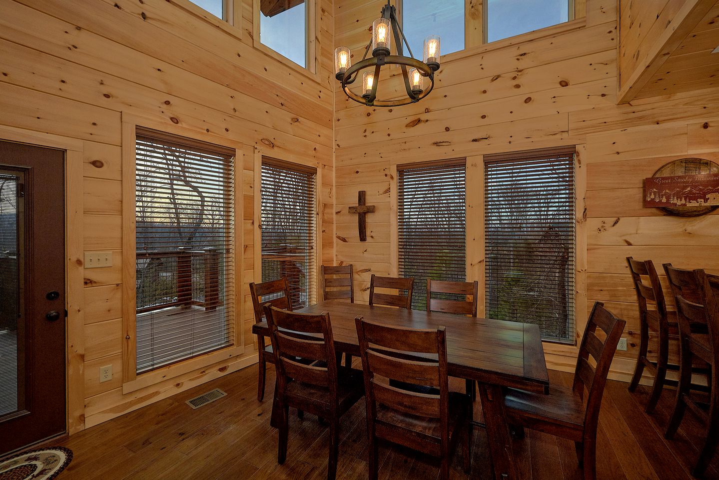 Gatlinburg Glamping Lodge for an Outdoor Adventure near the Great Smoky Mountain National Park
