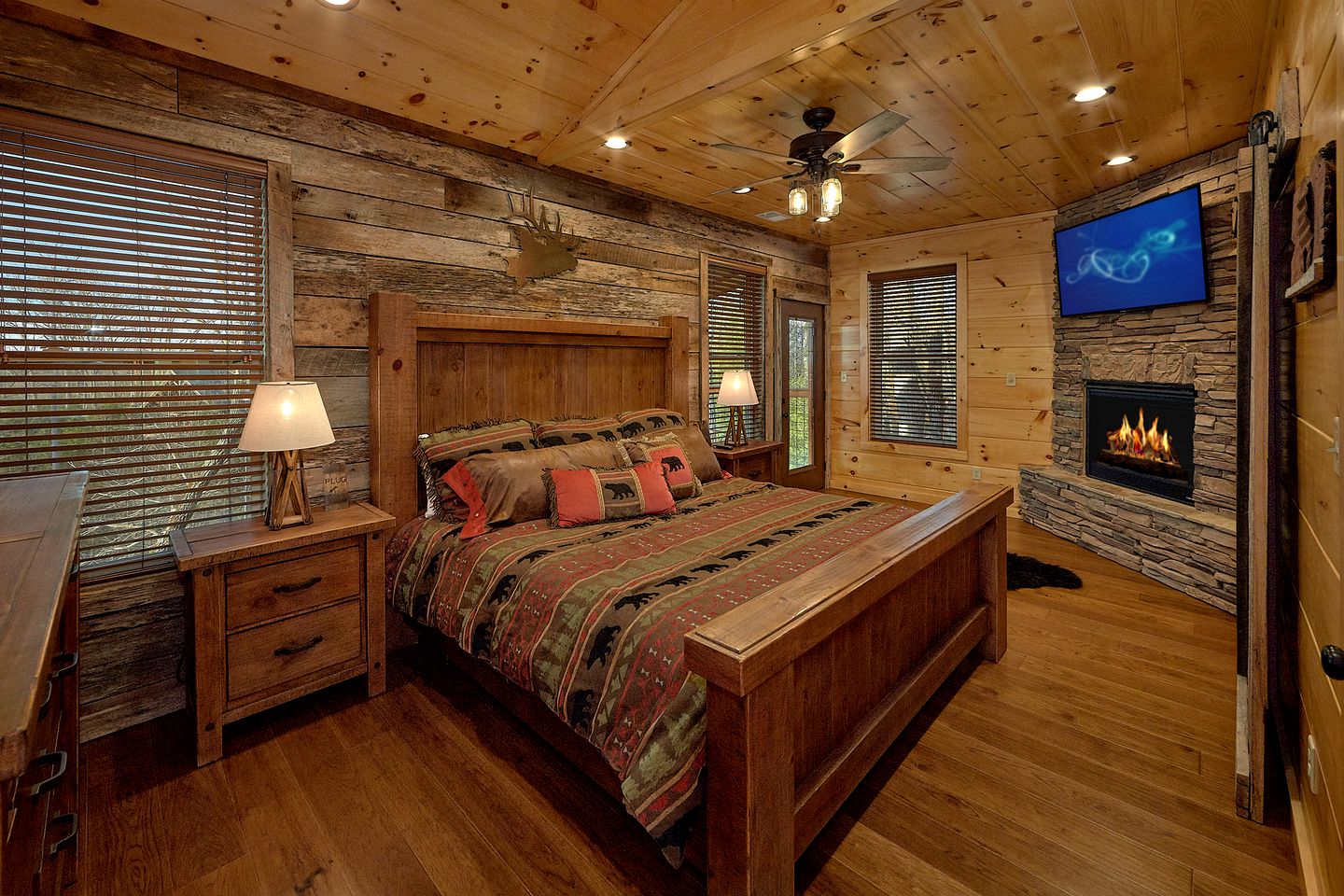 Gatlinburg Glamping Lodge for an Outdoor Adventure near the Great Smoky Mountain National Park