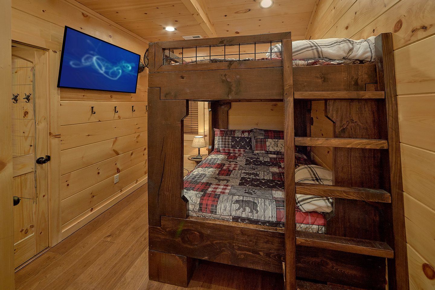 Gatlinburg Glamping Lodge for an Outdoor Adventure near the Great Smoky Mountain National Park