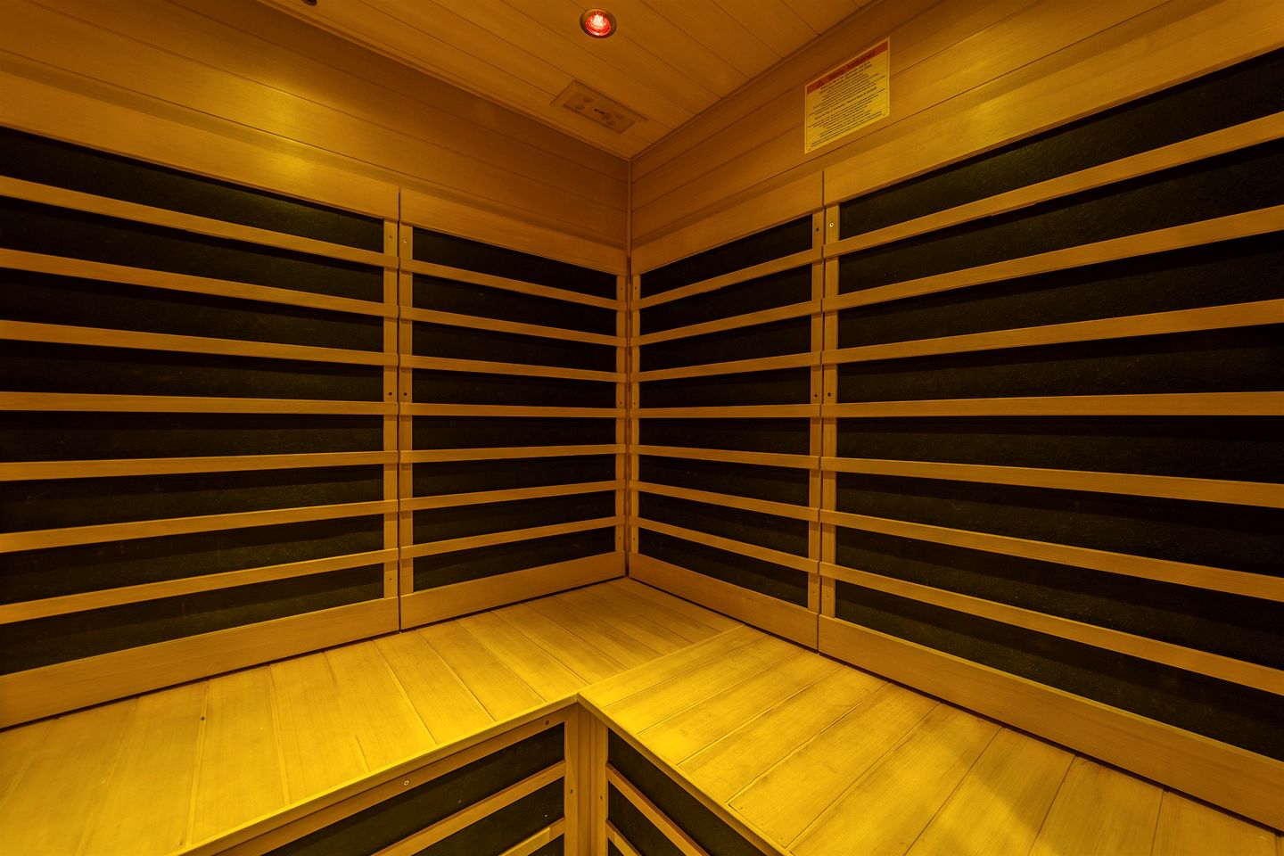 Enjoyable Secluded Cottage with Hot-tub in New Richmond, Wisconsin