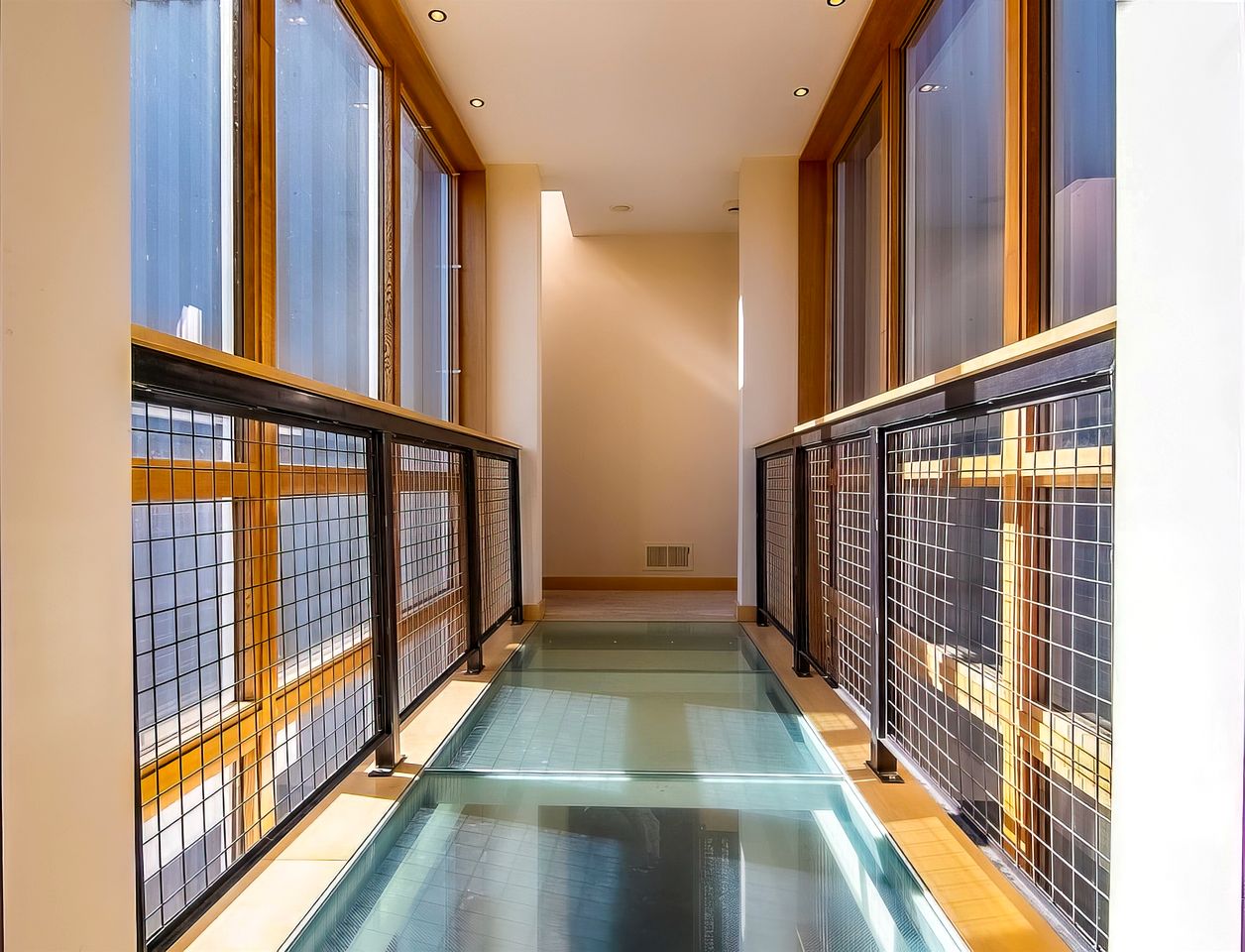 Enjoyable Secluded Cottage with Hot-tub in New Richmond, Wisconsin