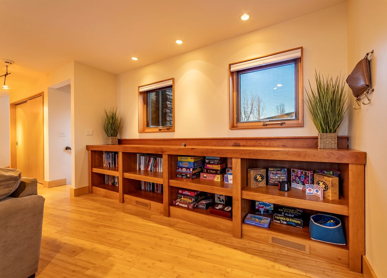 Enjoyable Secluded Cottage with Hot-tub in New Richmond, Wisconsin