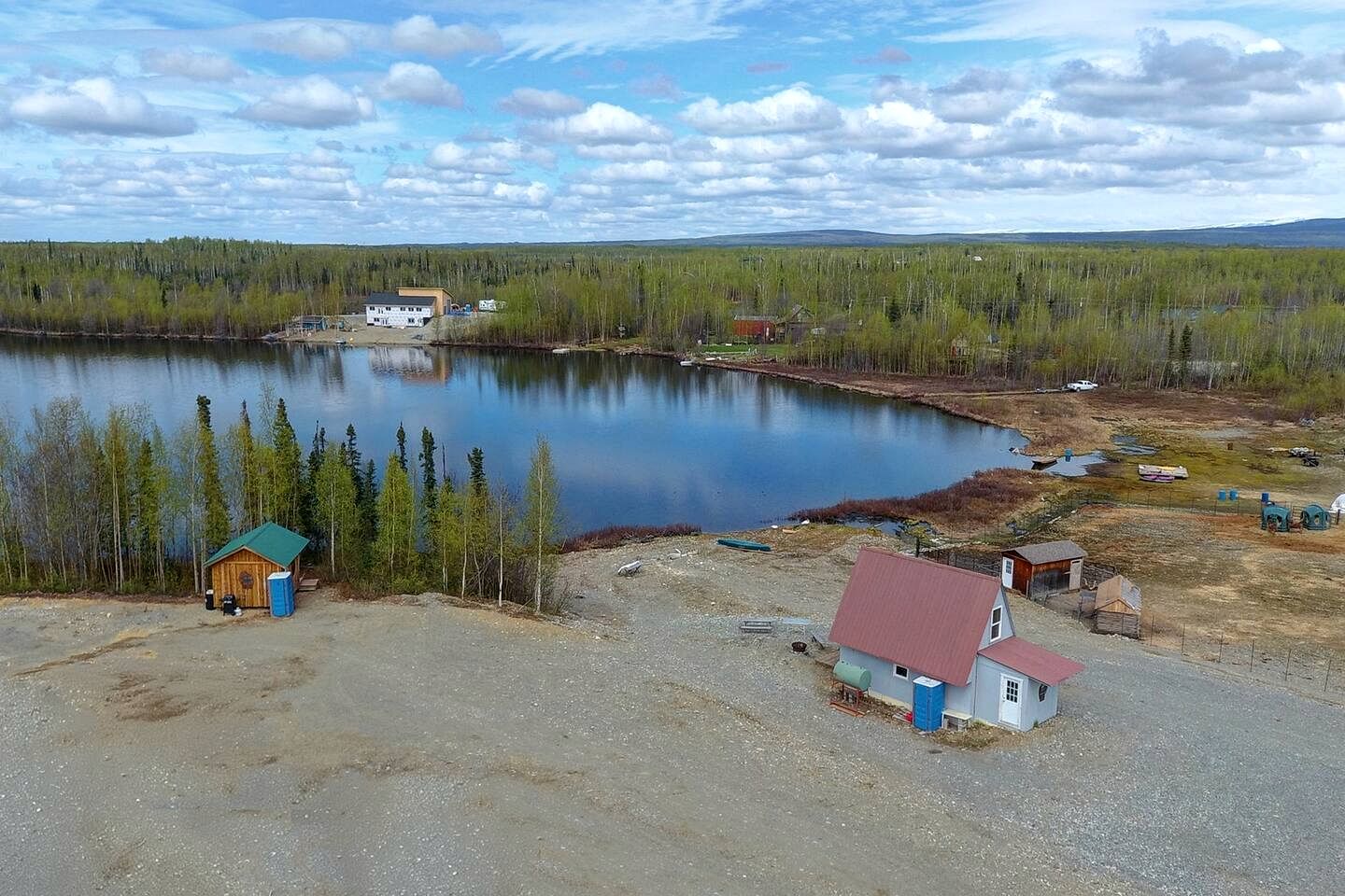 Family Adventure Cabin With Lake View, Barn Animals, Kayak Rentals and Trails in Houston, Alaska