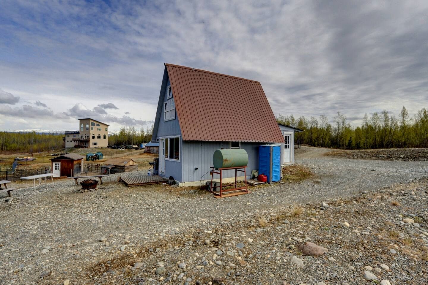 Family Adventure Cabin With Lake View, Barn Animals, Kayak Rentals and Trails in Houston, Alaska