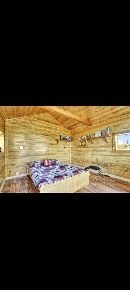 Relaxing Rustic Cabin Retreat, Dry Cabin Experience And Year Round Fishing Fun in Houston, Alaska