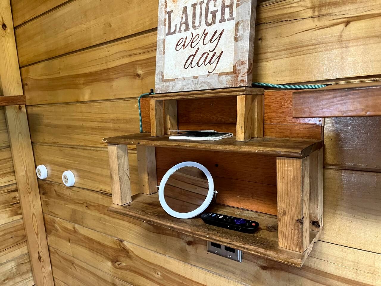 Relaxing Rustic Cabin Retreat, Dry Cabin Experience And Year Round Fishing Fun in Houston, Alaska