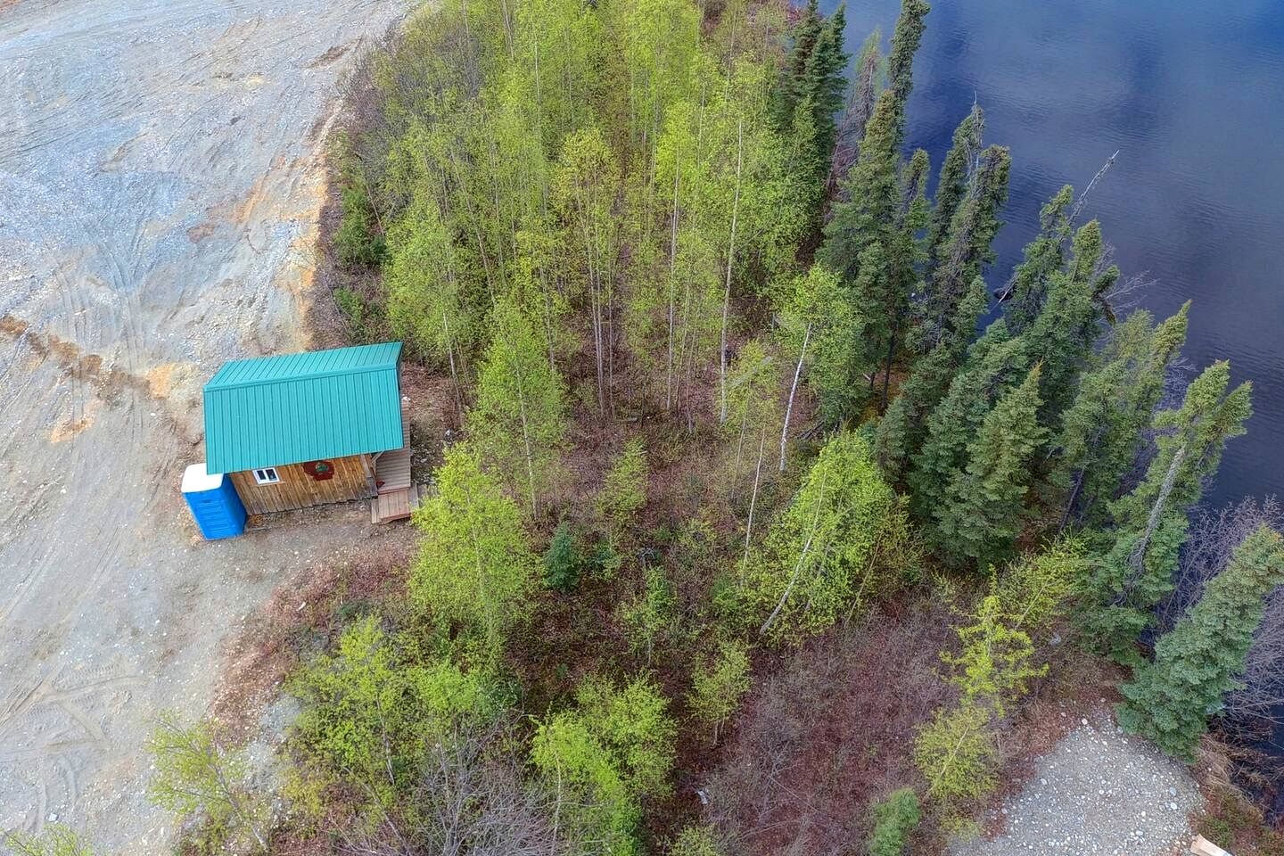Relaxing Rustic Cabin Retreat, Dry Cabin Experience And Year Round Fishing Fun in Houston, Alaska