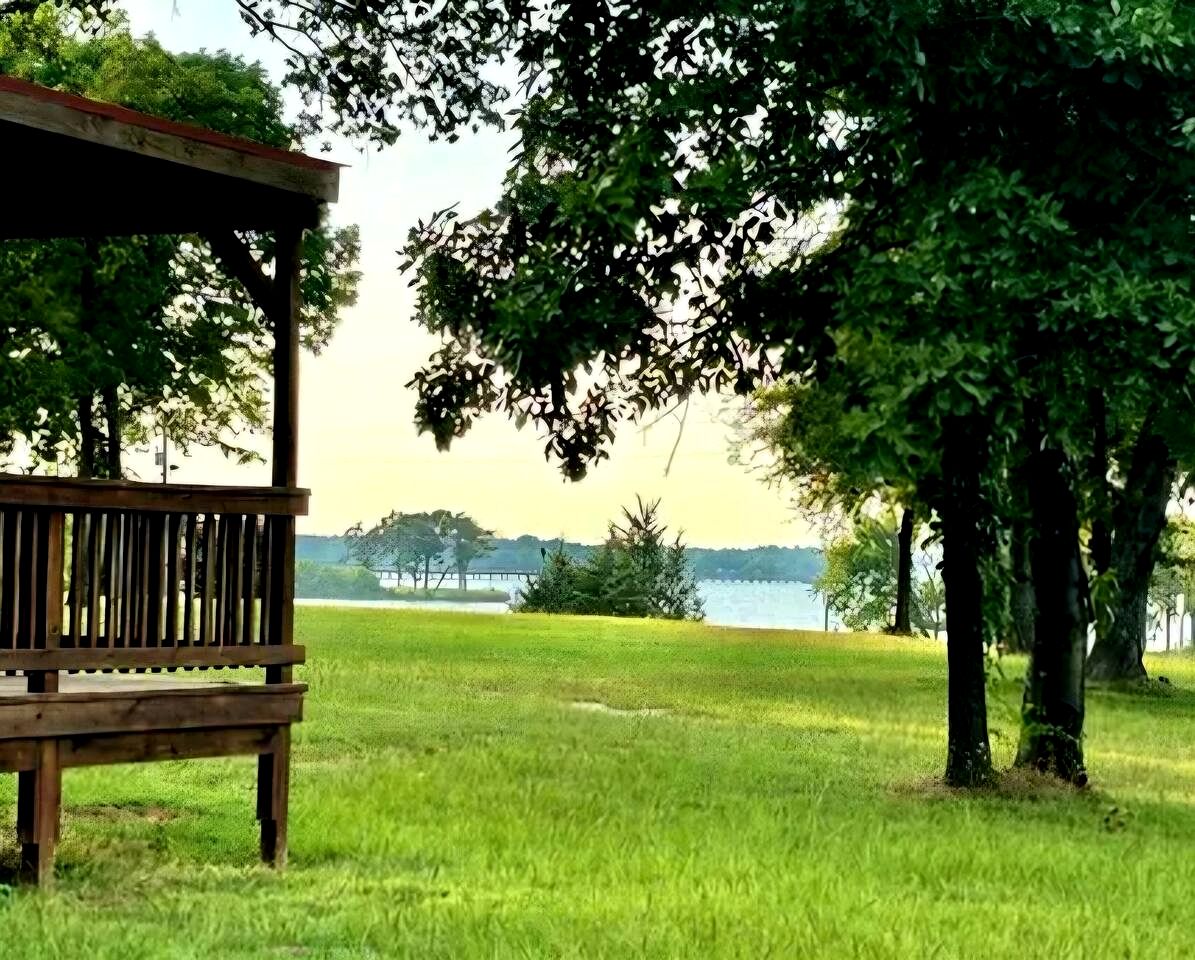 Beautiful Rustic Wooden Cabin in Quitman, Mississippi