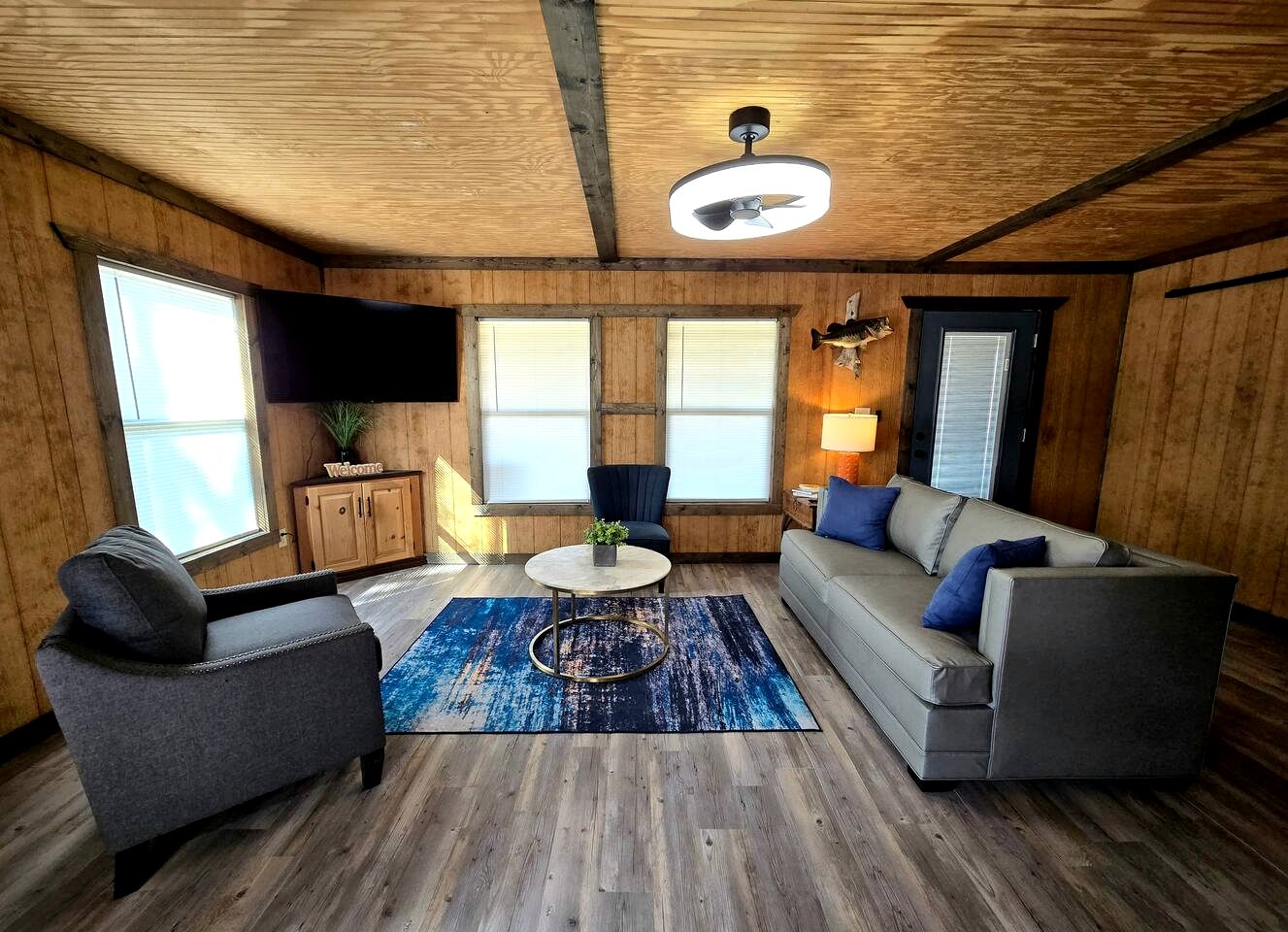 Beautiful Rustic Wooden Cabin in Quitman, Mississippi