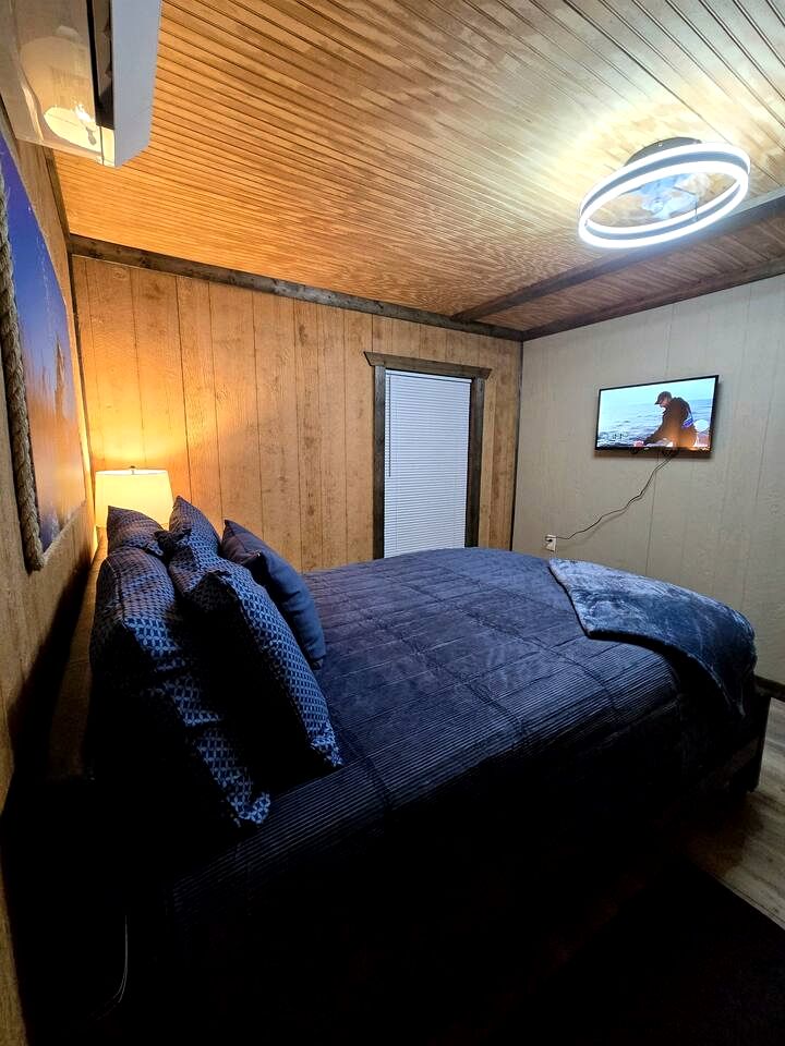 Beautiful Rustic Wooden Cabin in Quitman, Mississippi