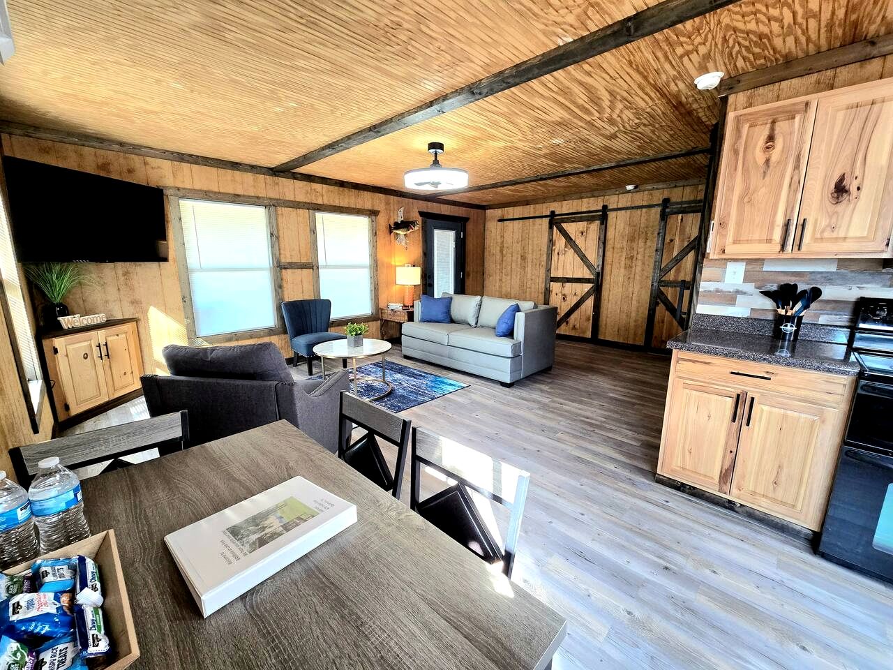 Beautiful Rustic Wooden Cabin in Quitman, Mississippi