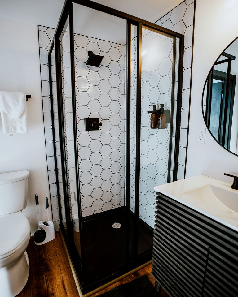 Cozy Lakeside Dome with Hot Tub in Cedar Bluff, Alabama