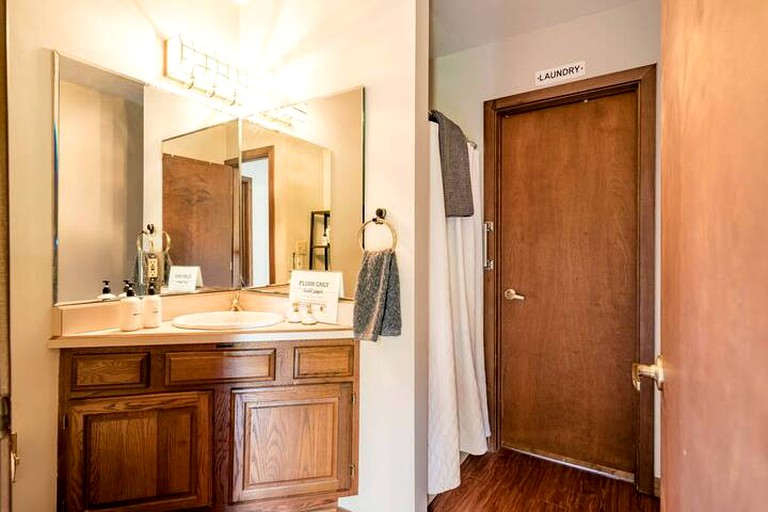 Stunning Home Away From Home in New Albany, Ohio, For Restful Escapes to Nature | Cabins (New Albany, Ohio, United States of America)