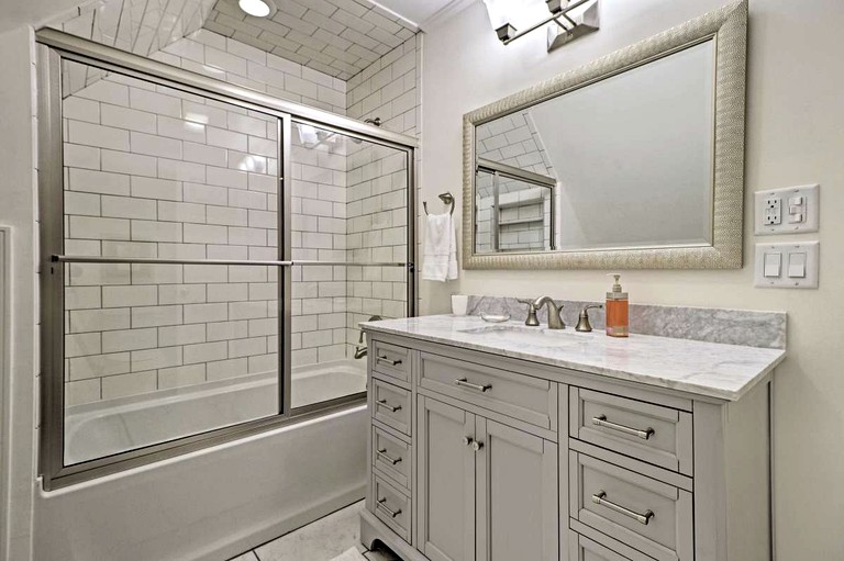 Cabins (Eclectic, Alabama, United States of America)