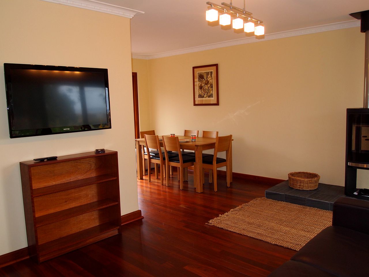 Luxury Accommodations on the Swan River in Baskerville, Western Australia