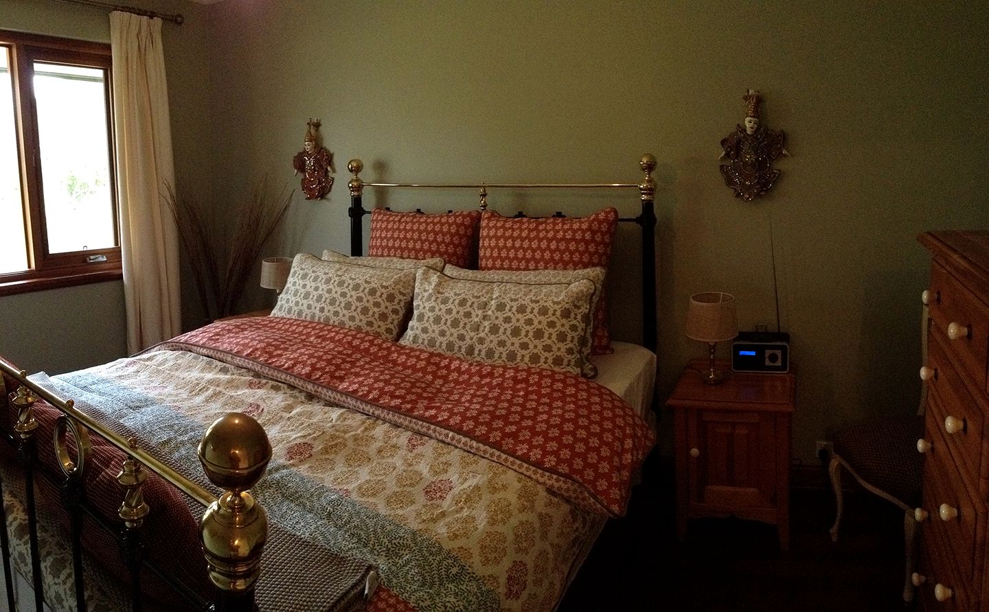 Luxury Accommodations on the Swan River in Baskerville, Western Australia