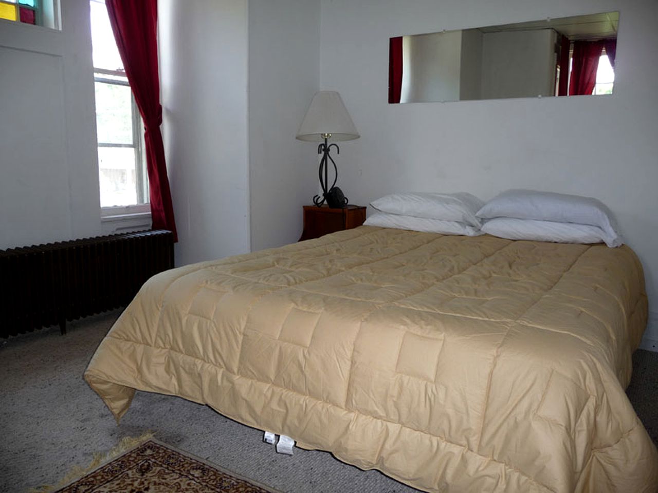 Family-Friendly Waterfront Vacation Rental with Wi-Fi near Saratoga