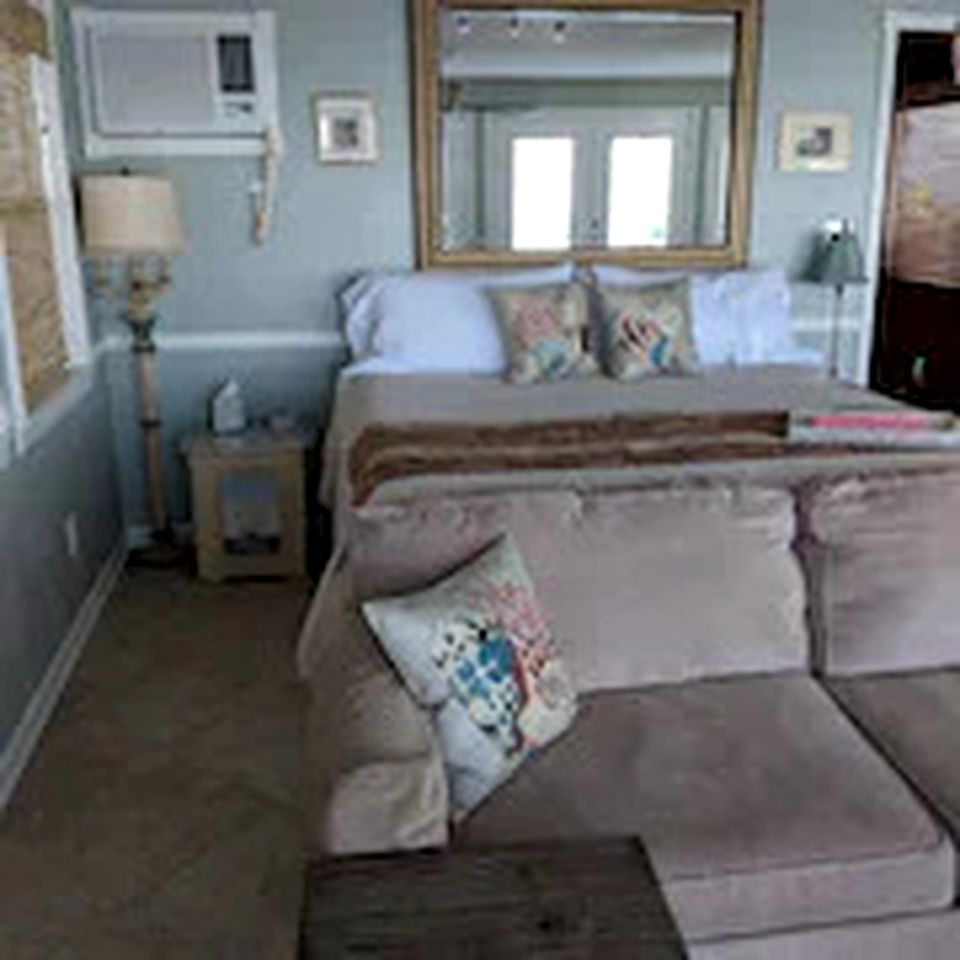Waterfront Suite with Private Balcony and Panoramic Bay Views in Bacliff, Texas