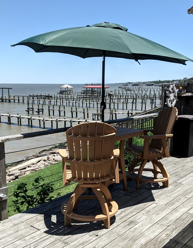 Waterfront Suite with Private Balcony and Panoramic Bay Views in Bacliff, Texas