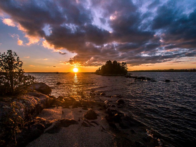 Cabins (Crane Lake, Minnesota, United States)