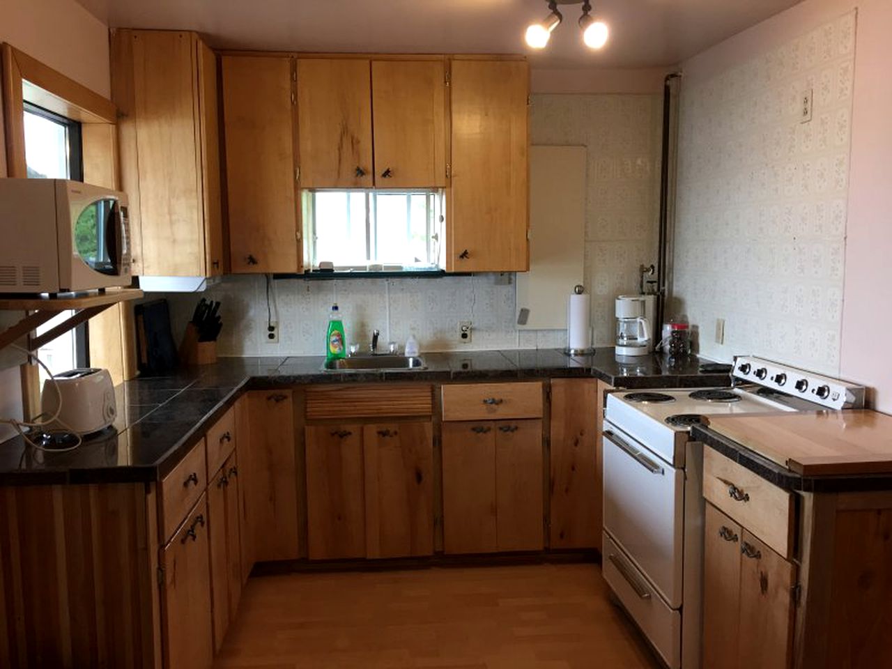 Charming Cottage Rental Overlooking the River near Saint John, New Brunswick