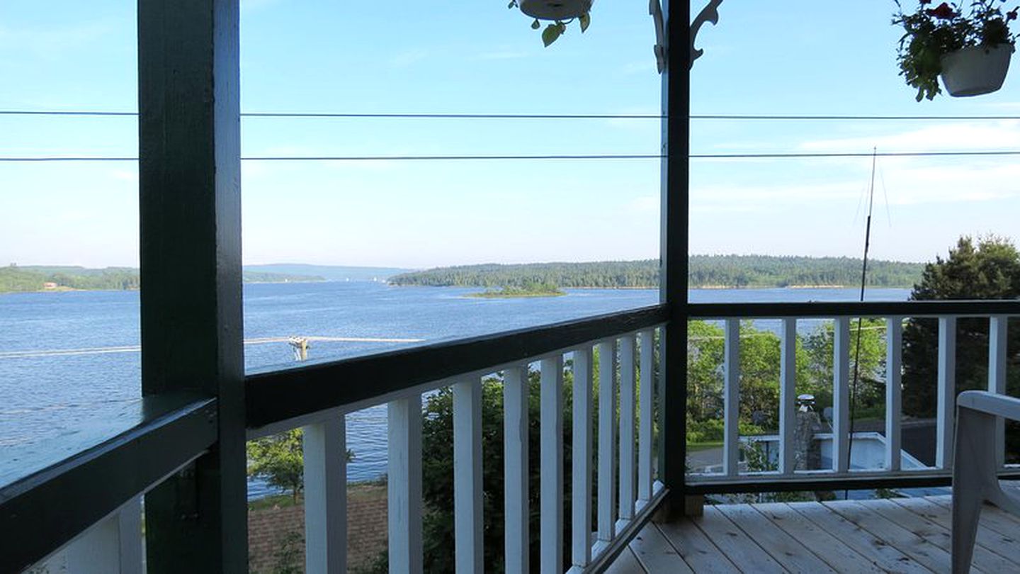 Picturesque Vacation Cottage with Superb Views near Saint John, New Brunswick
