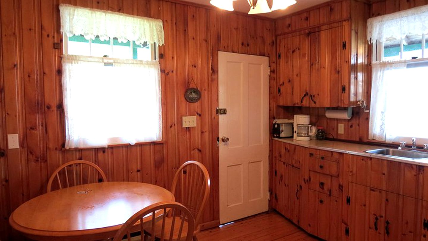 Picturesque Vacation Cottage with Superb Views near Saint John, New Brunswick