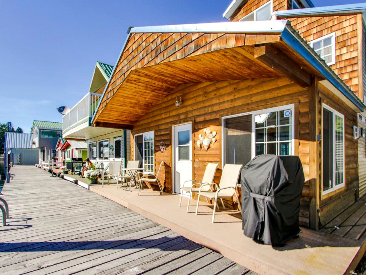 Floating Vacation Cabin in Bayview, Idaho