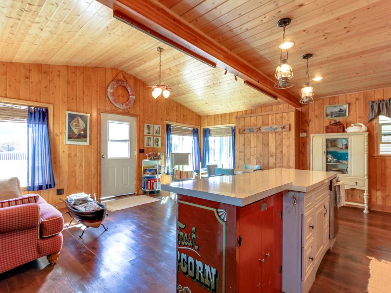 Floating Vacation Cabin in Bayview, Idaho