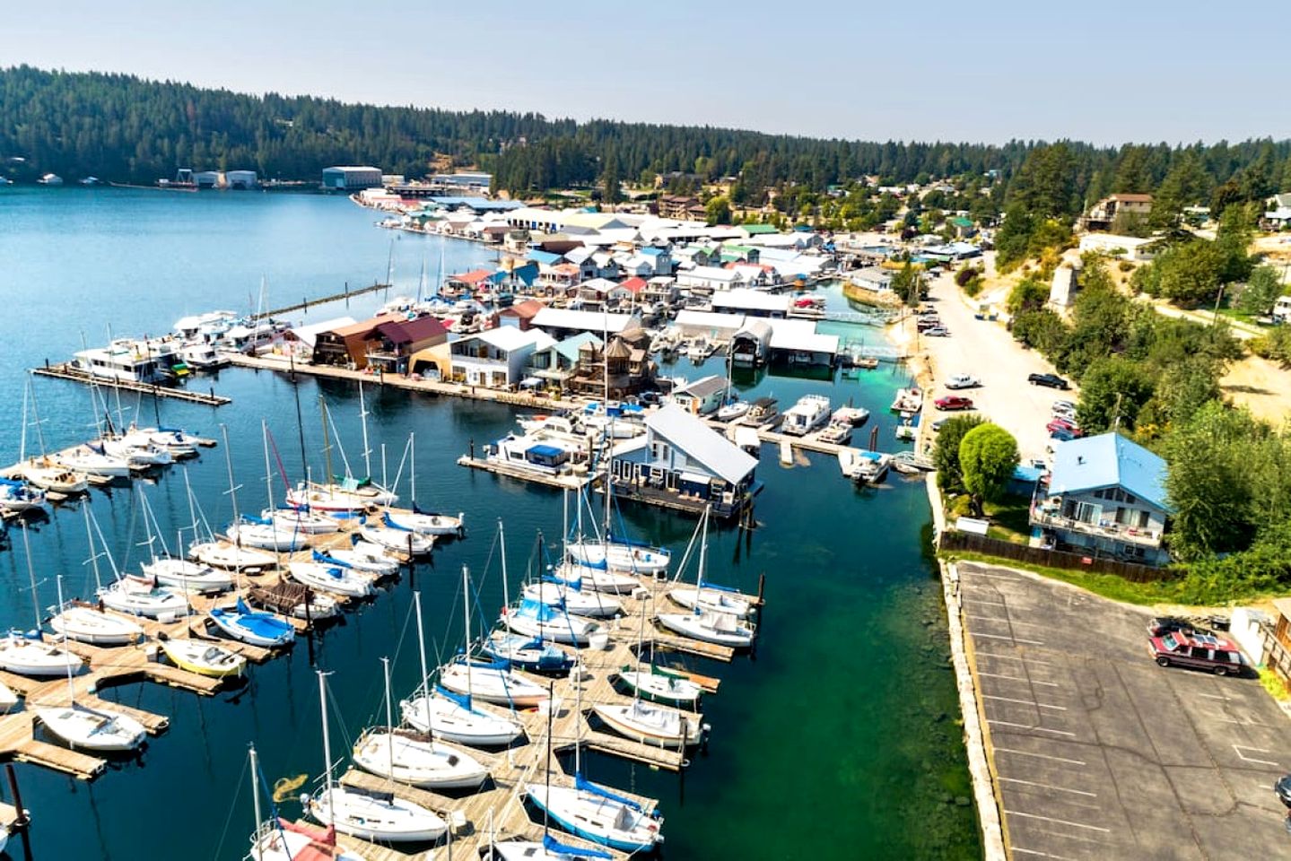 Unique Floating Home on Lake Pend O'reille near Coeur d’Alene, Perfect for a Weekend on the Water