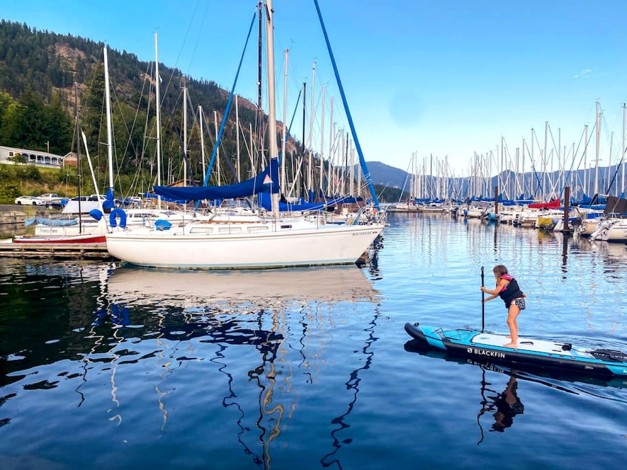 Unique Floating Home on Lake Pend O'reille near Coeur d’Alene, Perfect for a Weekend on the Water