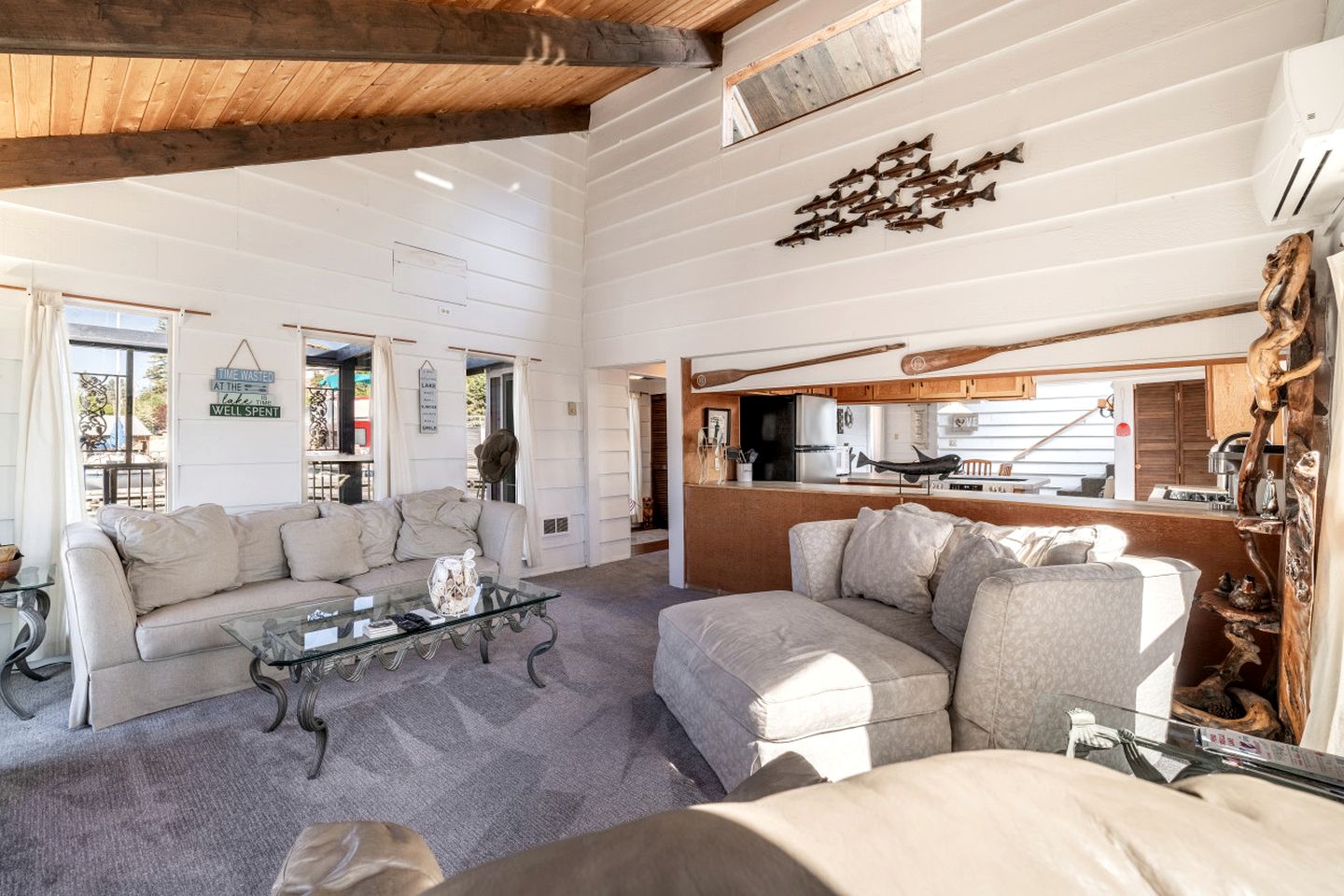 Unique Floating Home on Lake Pend O'reille near Coeur d’Alene, Perfect for a Weekend on the Water