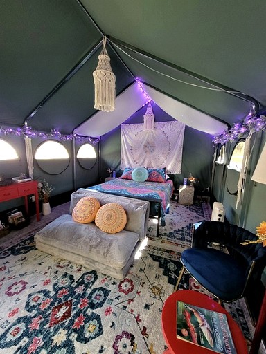 Impressive Secluded Cabin with Fire Pit in Del Rio, Tennessee | Safari Tents (Del Rio, Tennessee, United States of America)
