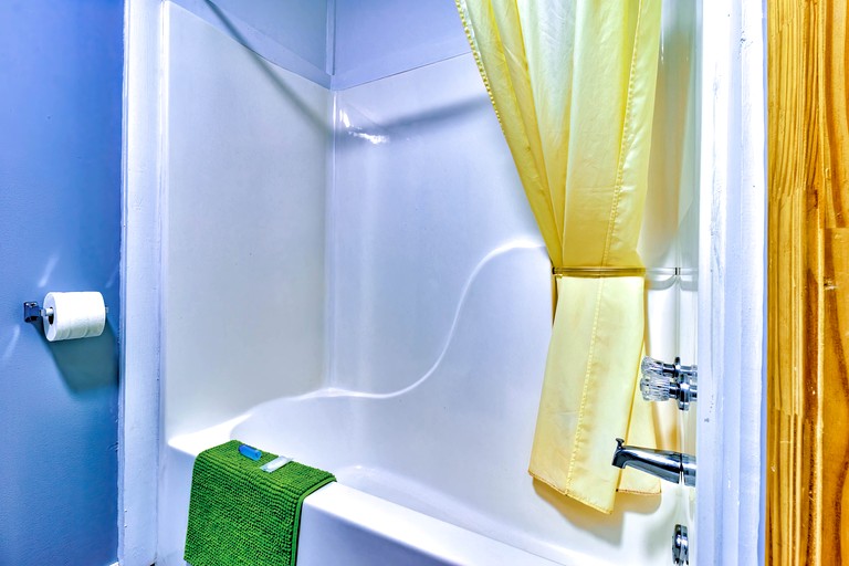 Cozy Creekside Cabin Rental near Cherokee, North Carolina | Cabins (Cherokee, North Carolina, United States of America)