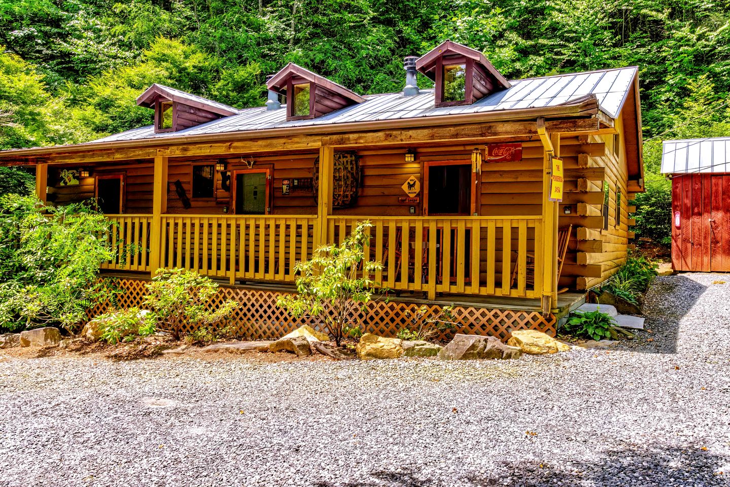 Cozy Creekside Cabin Rental near Cherokee, North Carolina | Cabins (Cherokee, North Carolina, United States of America)