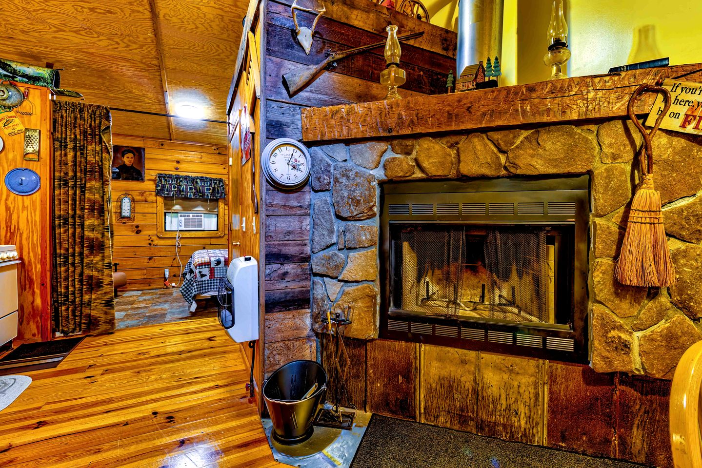 Cozy Creekside Cabin Rental near Cherokee, North Carolina
