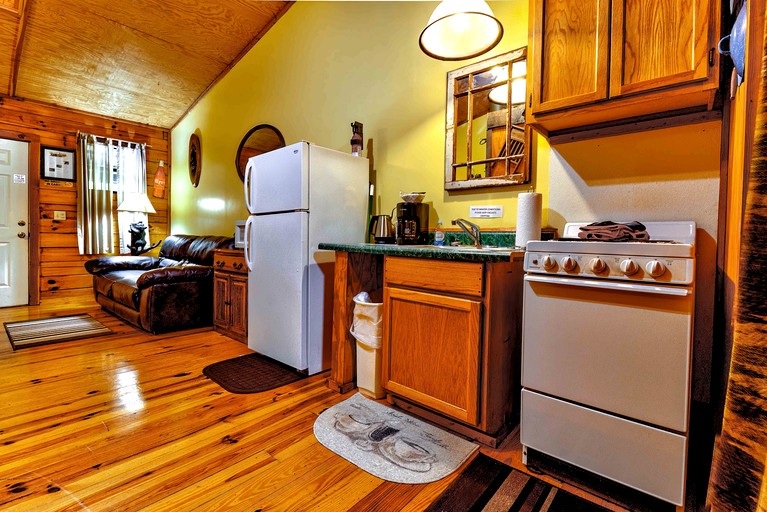 Cozy Creekside Cabin Rental near Cherokee, North Carolina | Cabins (Cherokee, North Carolina, United States of America)