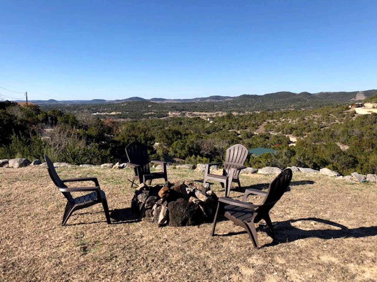 Mountainside Bandera Accommodation Perfect for a Great Vacation in Texas