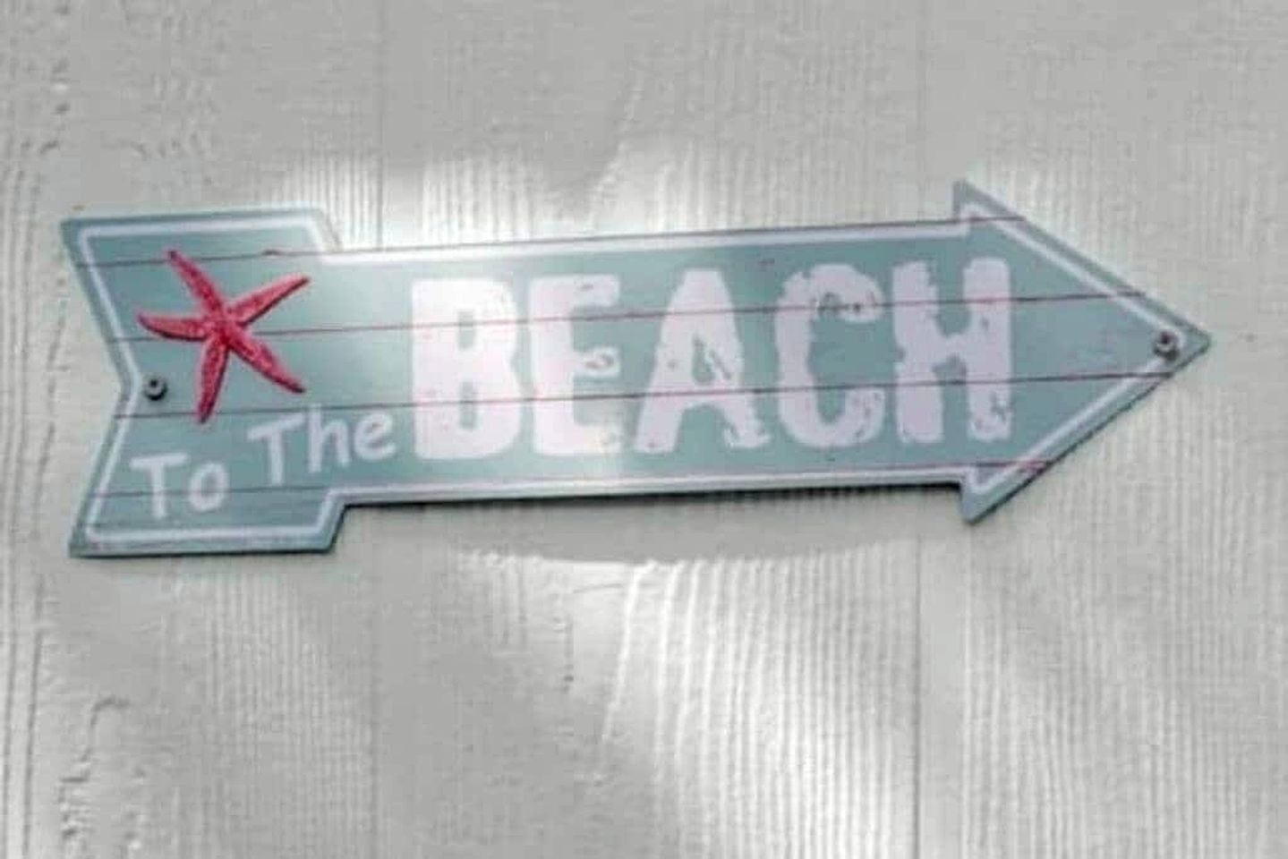 Charming Coastal Retreat with Private Courtyard Near Beach & Dining in West Palm Beach, Florida