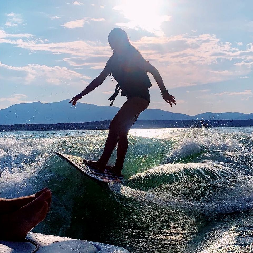 Beautiful Tiny House on Yuba Lake for a Romantic Glamping Escape on the Beach with Incredible Views in Utah