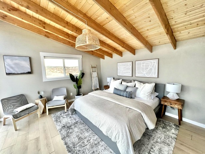 Beach Houses (United States of America, Levan, Utah)