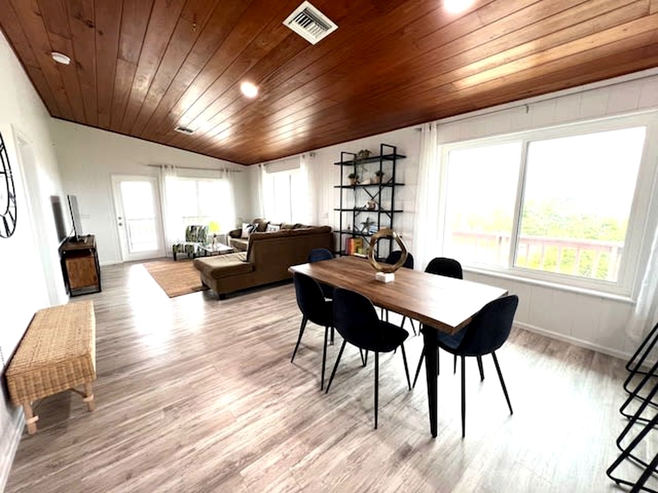 Cozy Cottage Overlooking the Beach and Gulf of Mexico for a Relaxing Getaway on Little Gasparilla Island, Florida