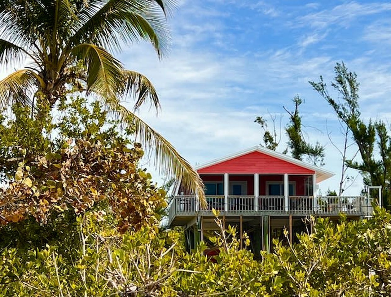 Cozy Cottage Overlooking the Beach and Gulf of Mexico for a Relaxing Getaway on Little Gasparilla Island, Florida