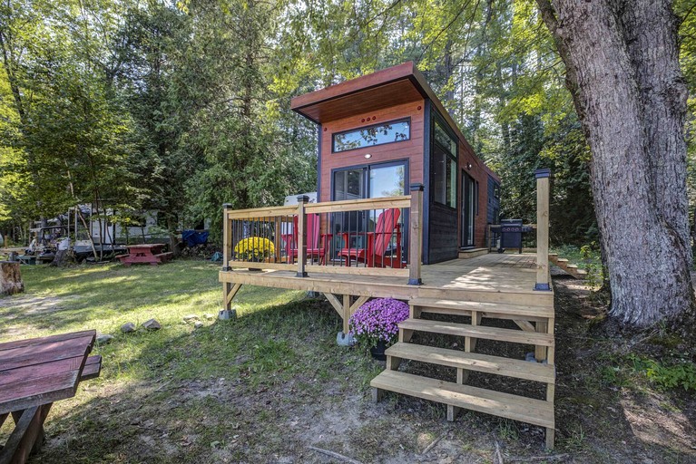 Tiny Houses (Canada, Petawawa, Ontario)