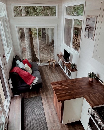 Tiny Houses (Canada, Petawawa, Ontario)