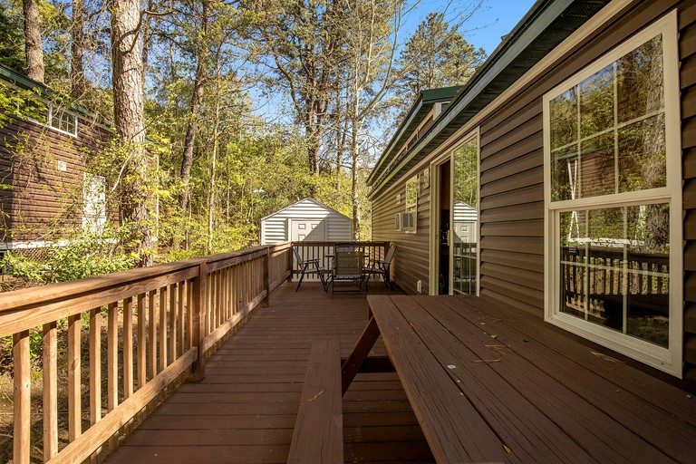 Cabins (United States of America, Sandwich, Massachusetts)