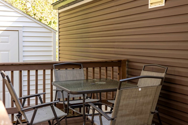 Cabins (United States of America, Sandwich, Massachusetts)