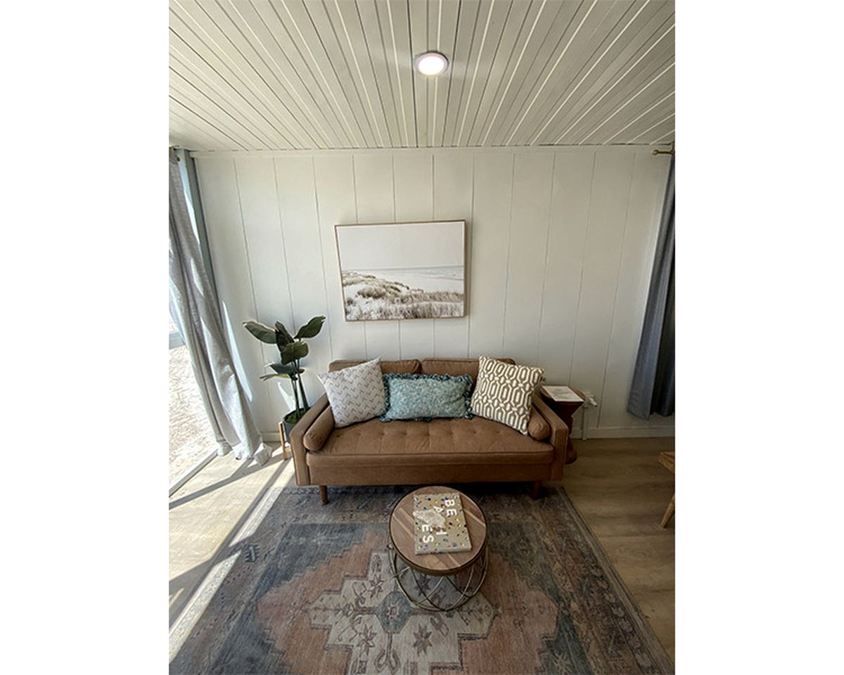 Unique Mirror Pod on the Shores of Yuba Lake for a Fantastic Couples Escape in Utah