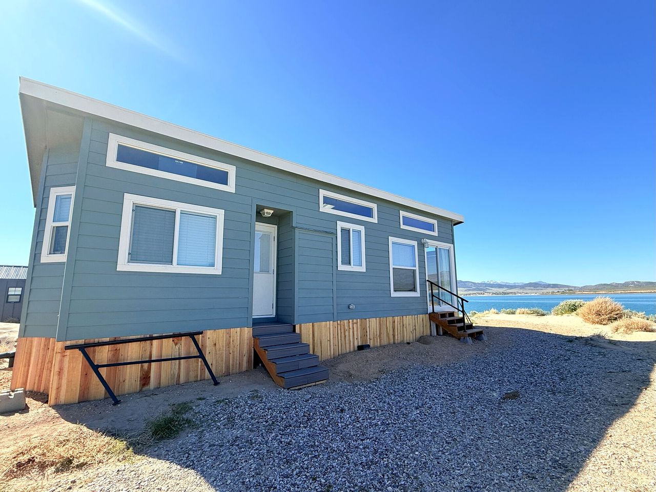 Gorgeous Tiny House on Yuba Lake for a Unforgettable Glamping Getaway in Utah