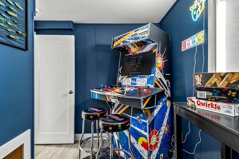 Cottages (Canada, Strathcona D (Oyster Bay-Bu*, British Columbia)